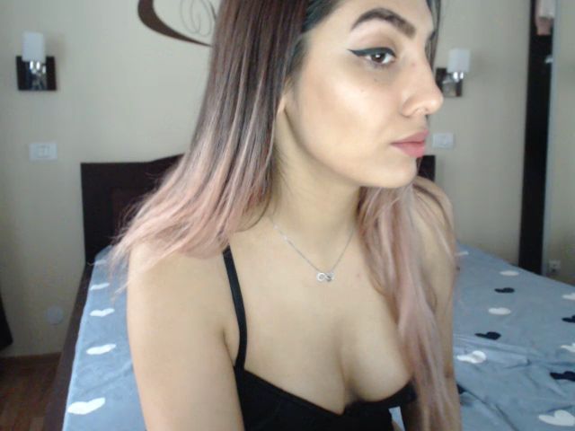 Live sex webcam photo for SoniaBlake #272265310