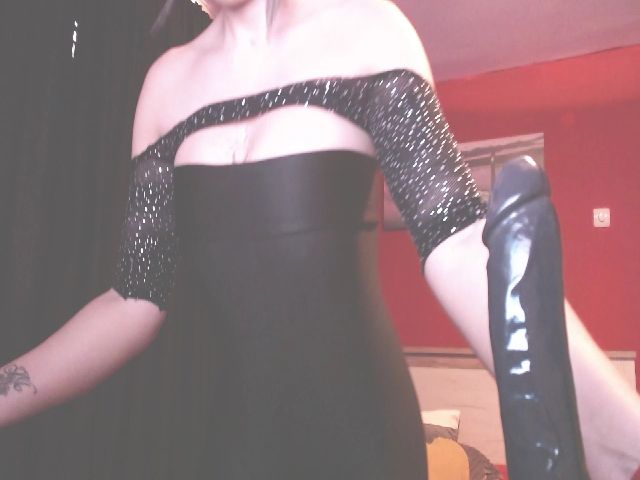 Live sex webcam photo for SonyaDevon #272264153