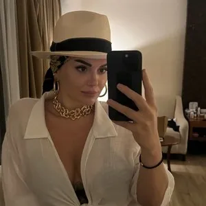 Live sex webcam photo for SophiaNicolle #294083367