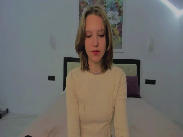 Live sex webcam photo for Sophie_Foxxy #274540056