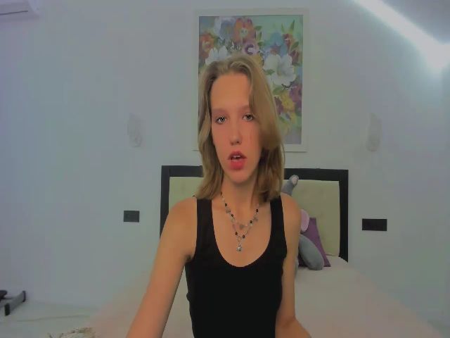 Live sex webcam photo for Sophie_Foxxy #274562936