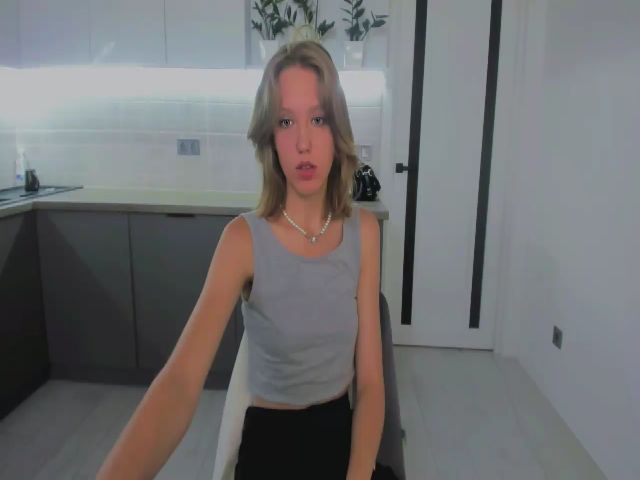 Live sex webcam photo for Sophie_Foxxy #274583966