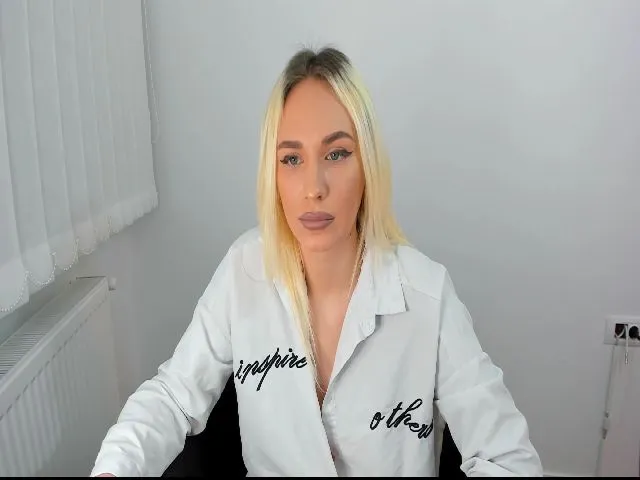 Live sex webcam photo for SophieeBbx #272557030