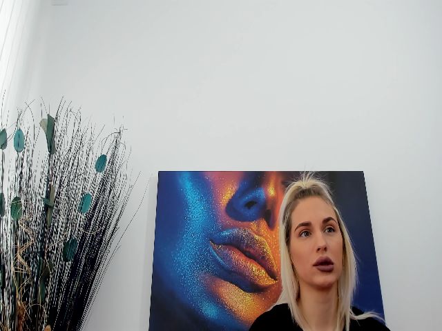 Live sex webcam photo for SophieeBbx #272710897