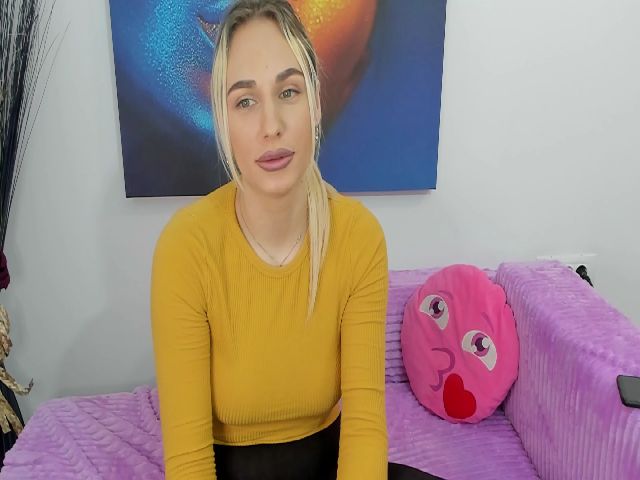 Live sex webcam photo for SophieeBbx #272865715