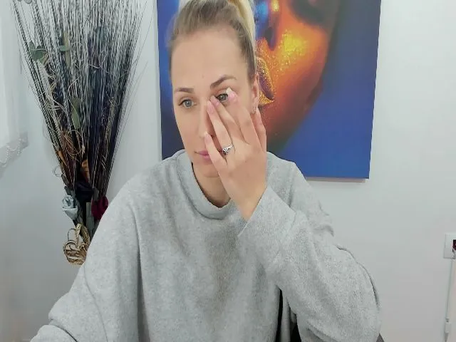 Live sex webcam photo for SophieeBbx #273213014