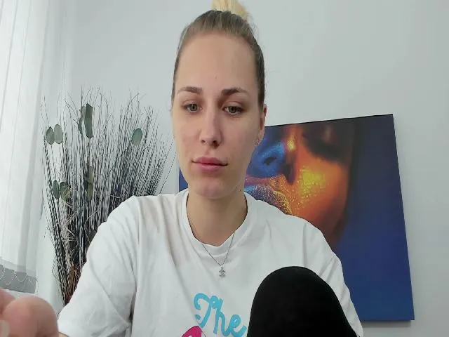 Live sex webcam photo for SophieeBbx #273231473