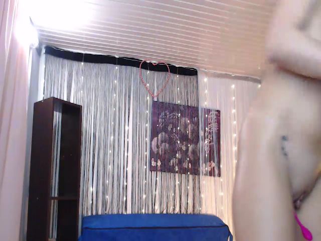 Live sex webcam photo for Soranaxox #271822658