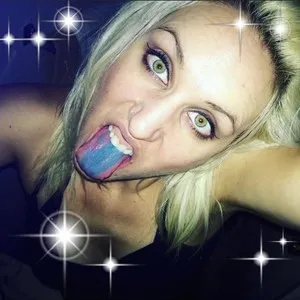 Live sex webcam photo for Sparkle_Pinup #292758147