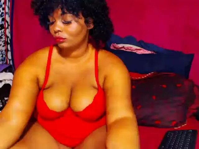 Live sex webcam photo for SpicyQueen86 #273075655