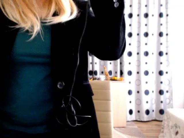 Live sex webcam photo for Squirtcumxx1 #272435236