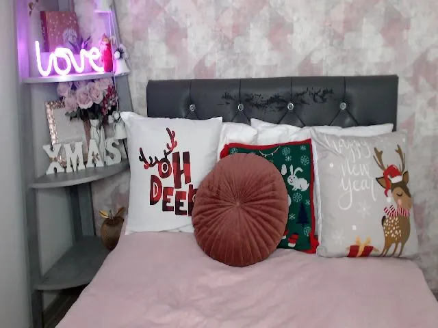 Live sex webcam photo for Ssexy_Kitty #271773162