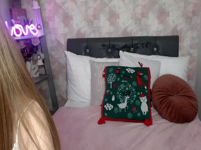 Live sex webcam photo for Ssexy_Kitty #271897714