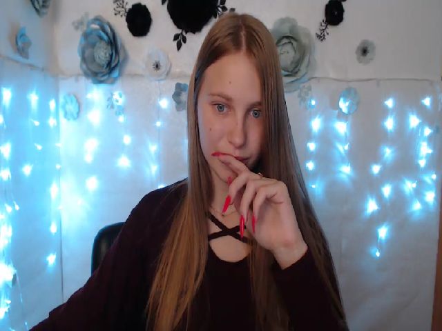 Live sex webcam photo for SshyTeen #271708562