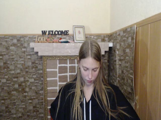 Live sex webcam photo for SshyTeen #271760500