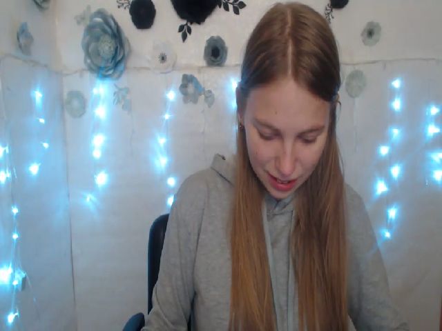 Live sex webcam photo for SshyTeen #271773337