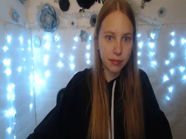 Live sex webcam photo for SshyTeen #271789829