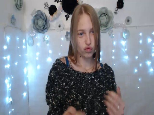 Live sex webcam photo for SshyTeen #272080218