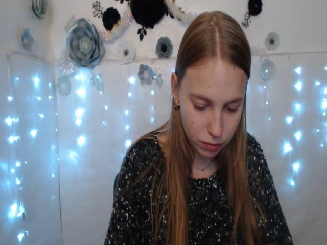 Live sex webcam photo for SshyTeen #272080728