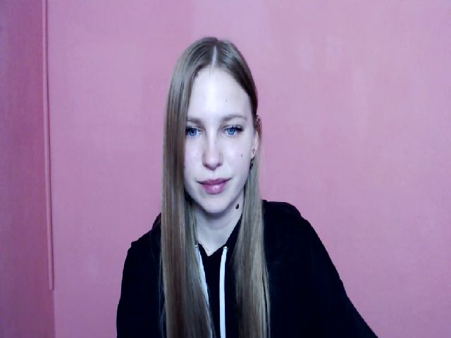 Live sex webcam photo for SshyTeen #272434953