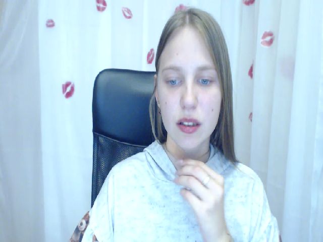 Live sex webcam photo for SshyTeen #272967149