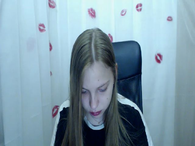 Live sex webcam photo for SshyTeen #273175458