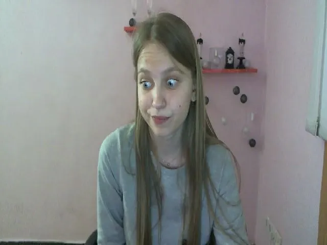 Live sex webcam photo for SshyTeen #273189216