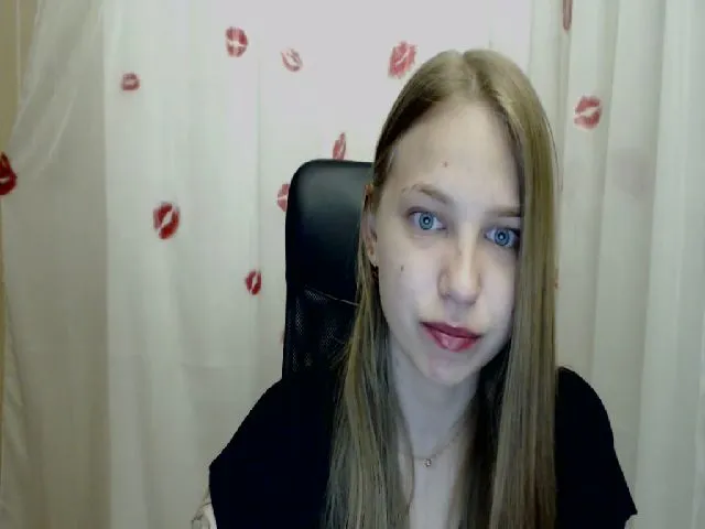 Live sex webcam photo for SshyTeen #273433355