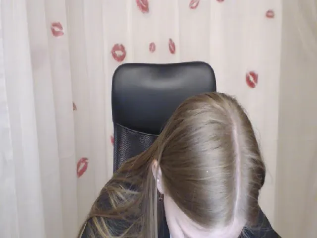 Live sex webcam photo for SshyTeen #273522430