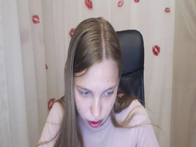 Live sex webcam photo for SshyTeen #273536462