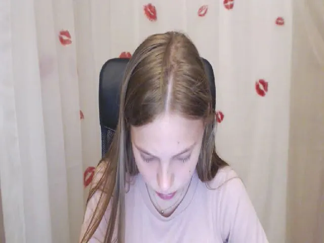 Live sex webcam photo for SshyTeen #273558116