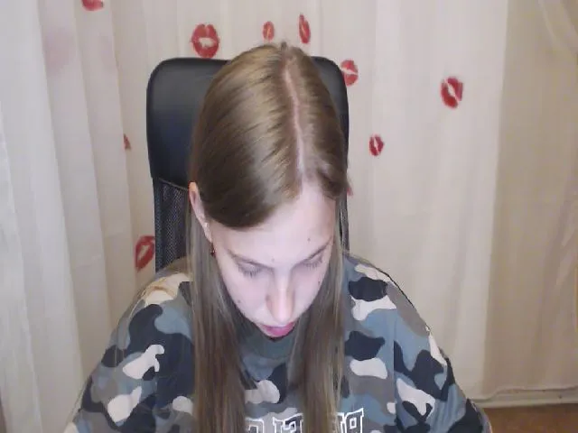 Live sex webcam photo for SshyTeen #273600838