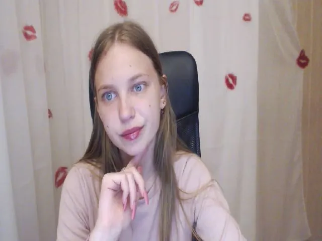 Live sex webcam photo for SshyTeen #273620507