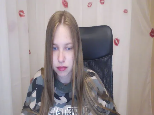 Live sex webcam photo for SshyTeen #273683864