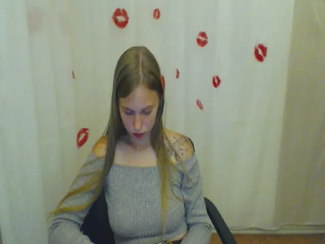 Live sex webcam photo for SshyTeen #273794069