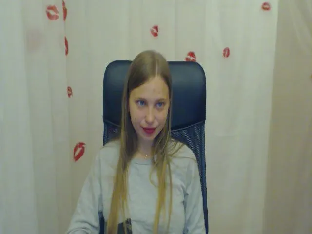 Live sex webcam photo for SshyTeen #273843521