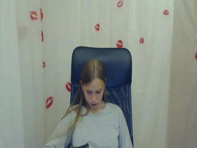 Live sex webcam photo for SshyTeen #273843791