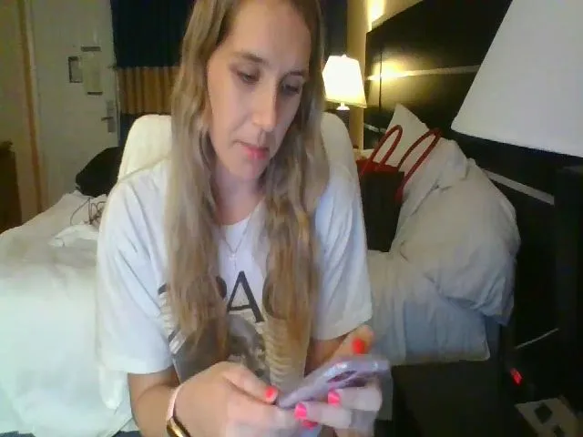 Live sex webcam photo for StarlynnBoo #274244533
