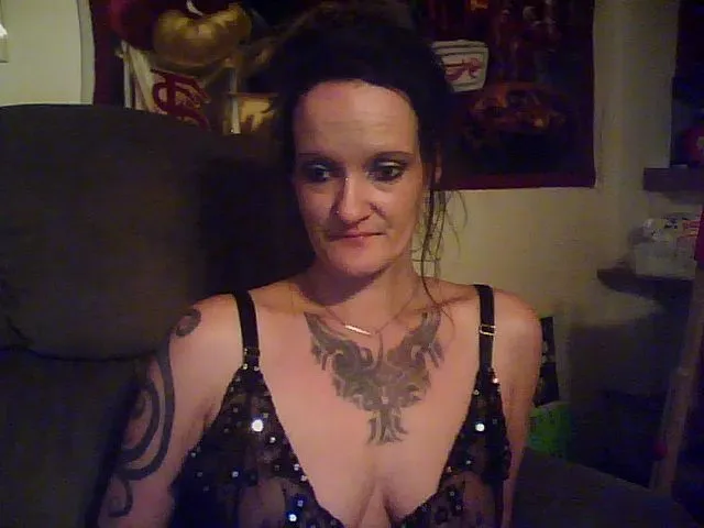 Live sex webcam photo for Starxxx84 #272984284