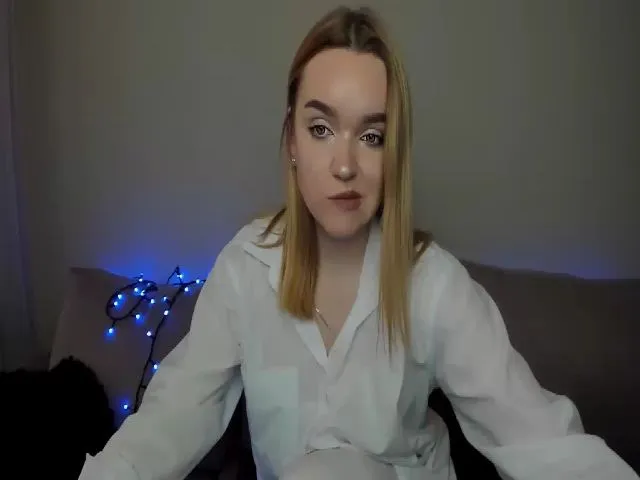 Live sex webcam photo for StefaniiaReed #273050552