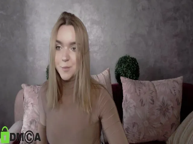 Live sex webcam photo for StefaniiaReed #273061482