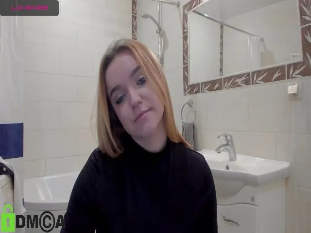 Live sex webcam photo for StefaniiaReed #273115750