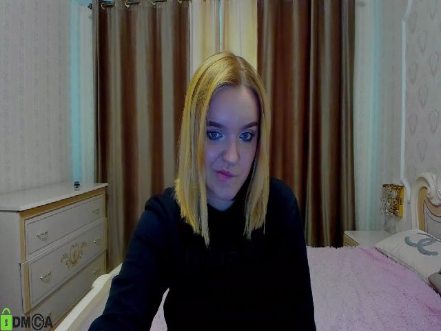 Live sex webcam photo for StefaniiaReed #273559761