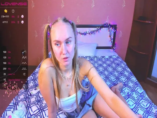 Live sex webcam photo for StellaFairy #272808092