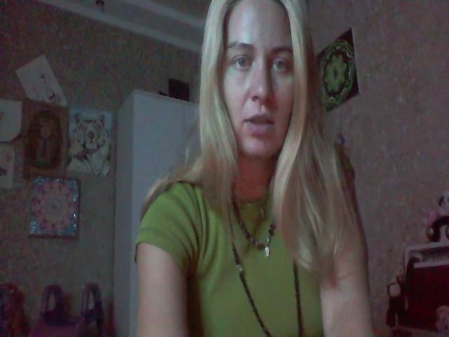 Live sex webcam photo for StonyaQueen36 #274670612