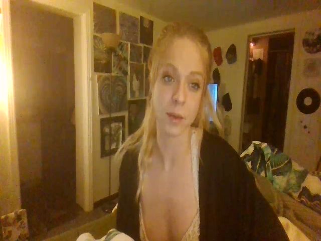 Live sex webcam photo for StormyDaze #273038479