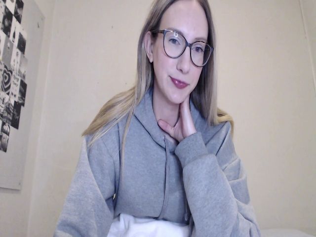 Live sex webcam photo for Strwberrymoon #271868054