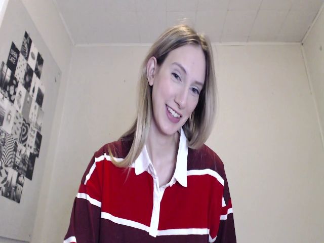 Live sex webcam photo for Strwberrymoon #271971157