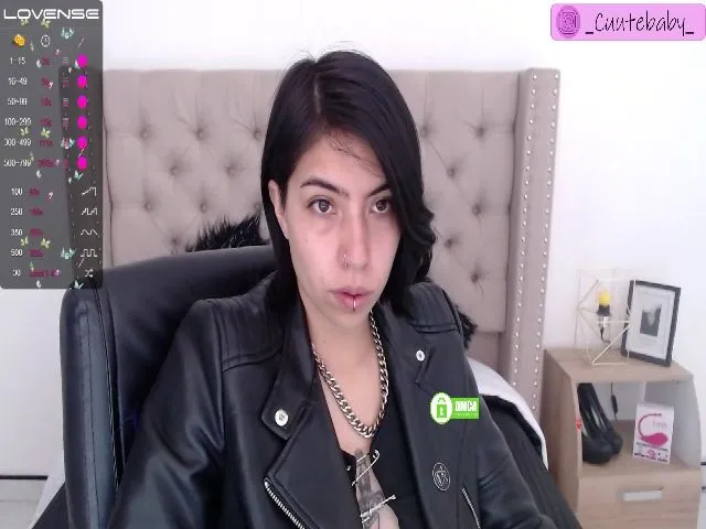 Live sex webcam photo for Sugaar_baby #273688709