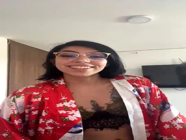 Live sex webcam photo for Sugaar_baby #274943099